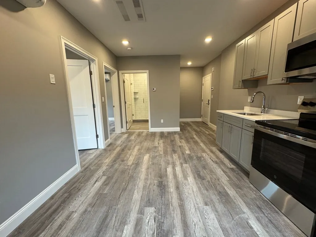 650 Beach St, Revere