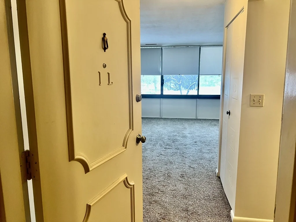 1004 Paradise Rd, Swampscott