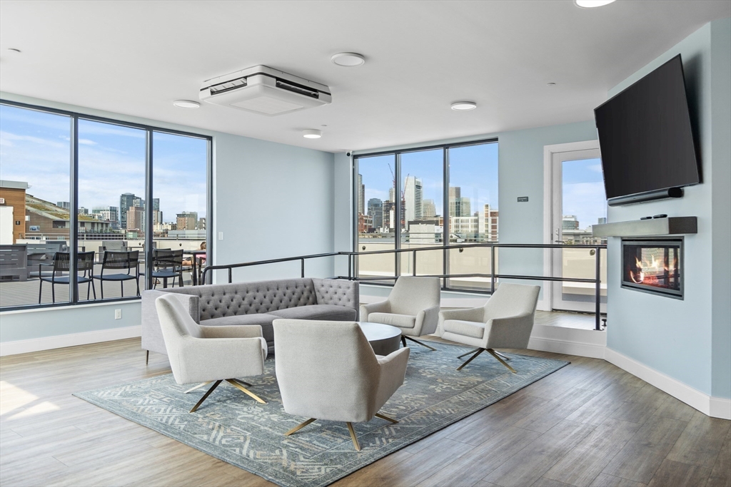 20 West Fifth St, South Boston