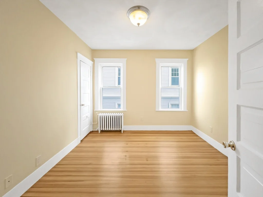 24 Montvale St, Roslindale