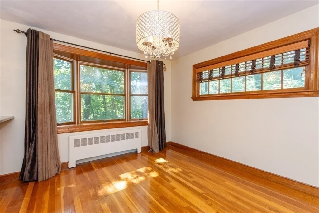 15 Lexington St, Burlington