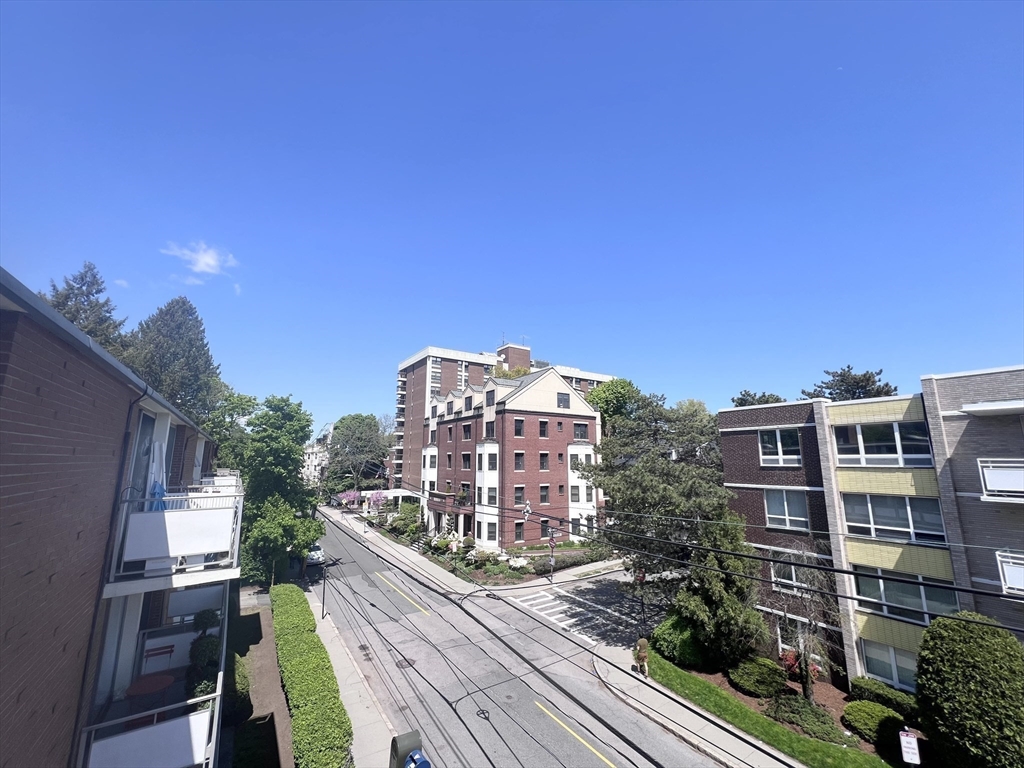 50 Park St, Brookline