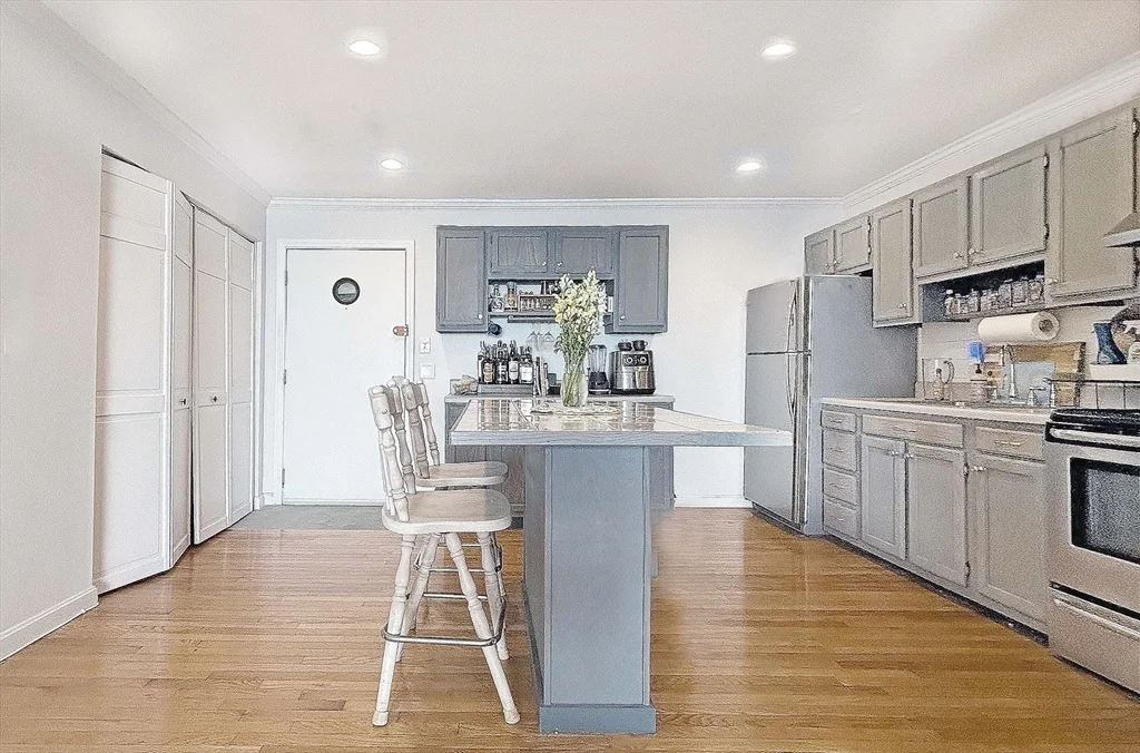 500 Revere Beach Boulevard, Revere