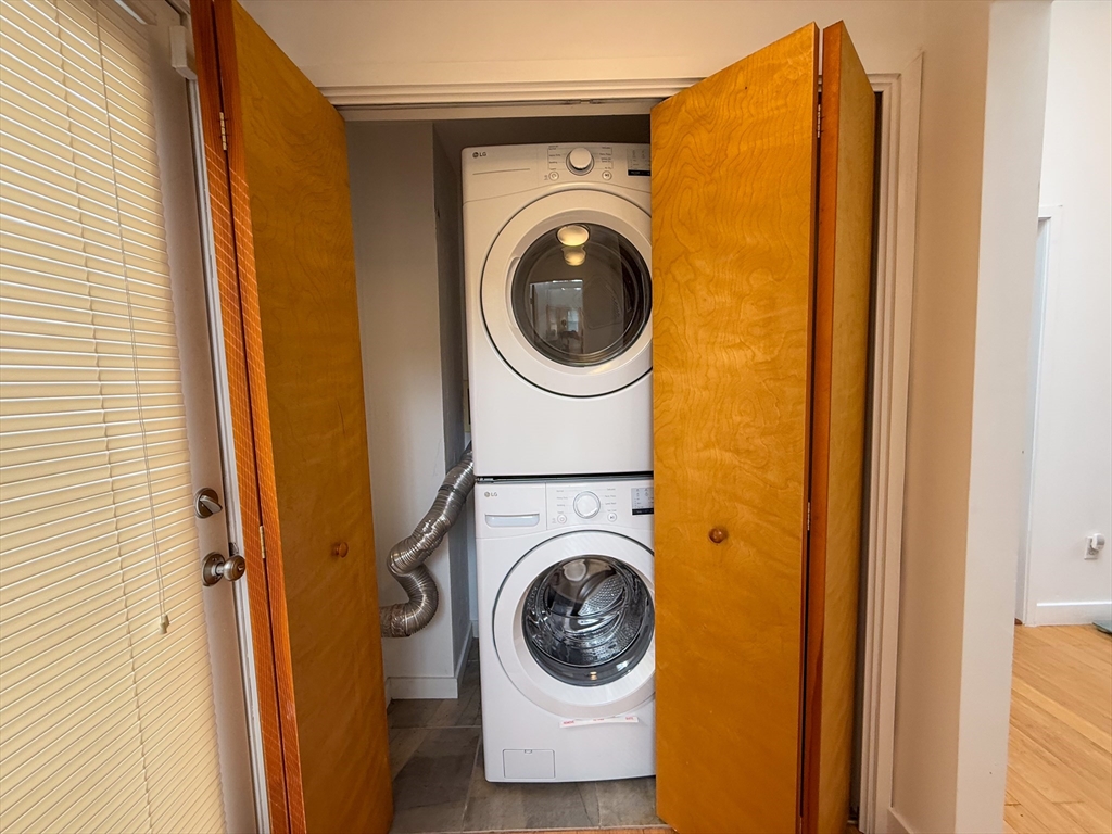 5 Avondale Ave, Billerica