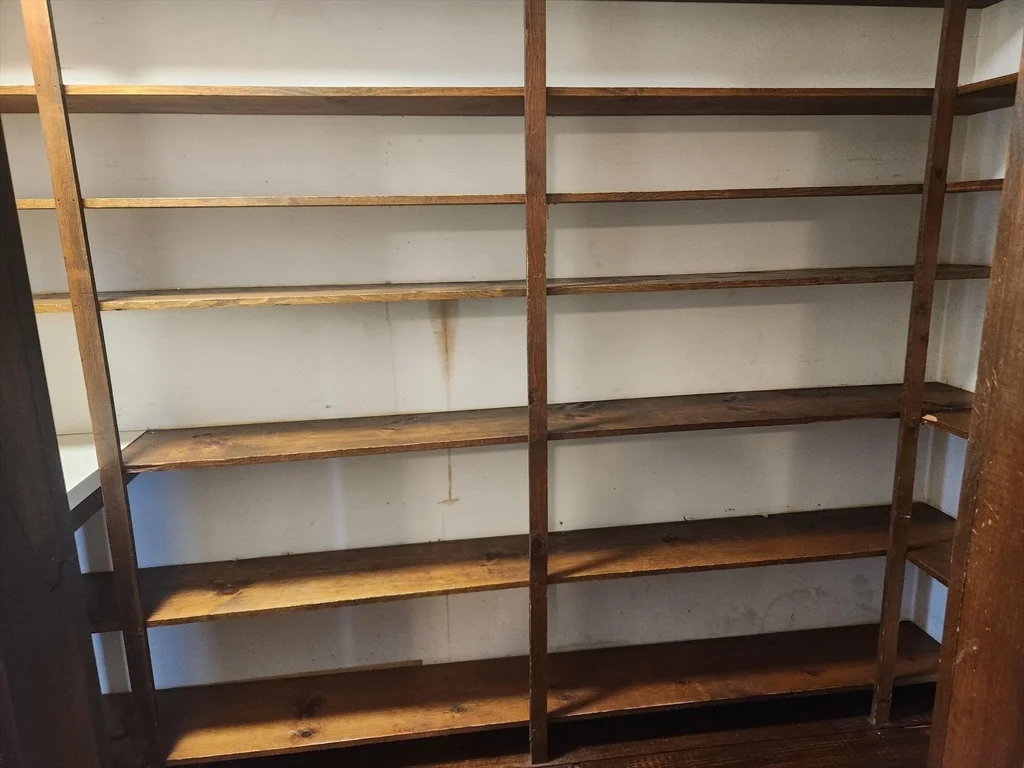 285 Main St, Spencer