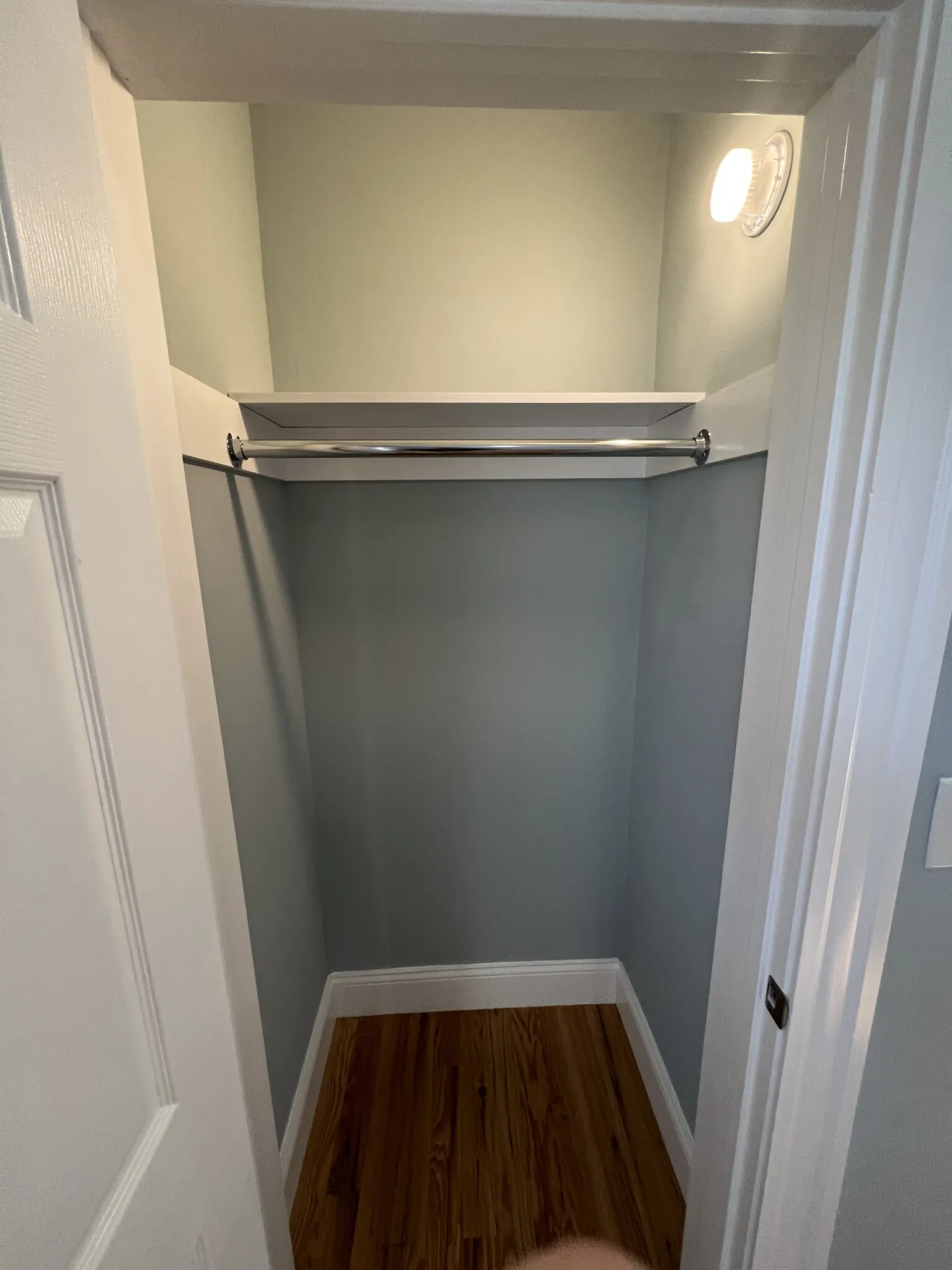 372 Oxford St, Ward Two