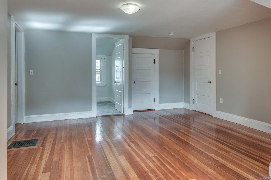 26 Boylston Rd, Newton Highlands