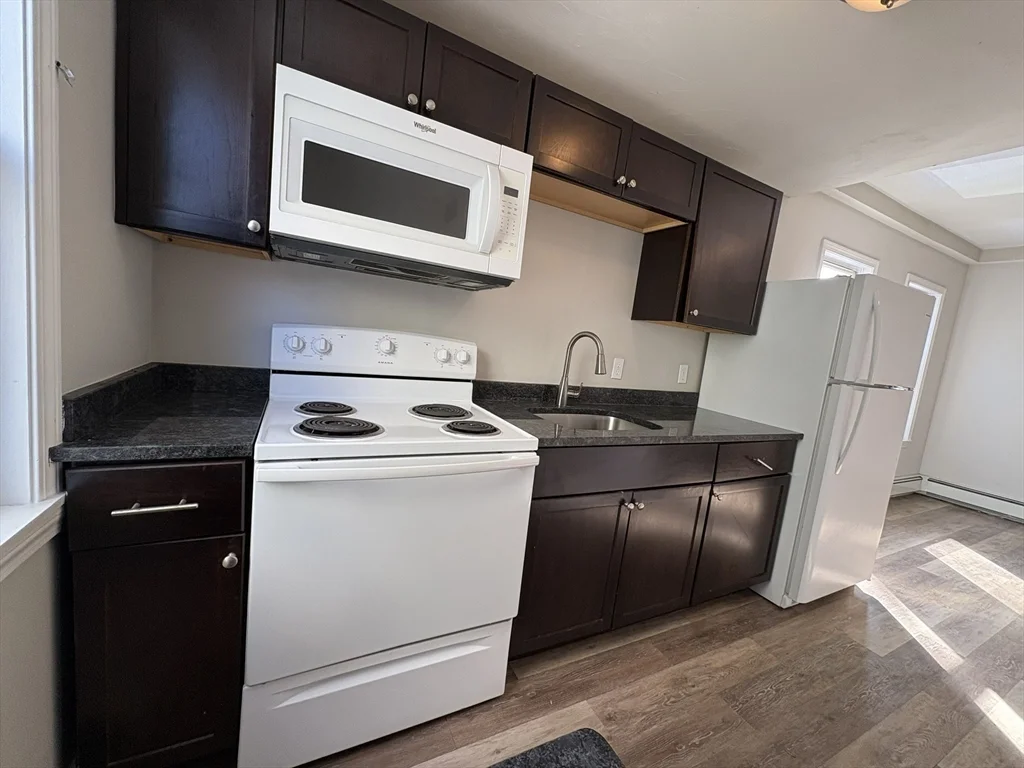 171 Pleasant St, Attleboro