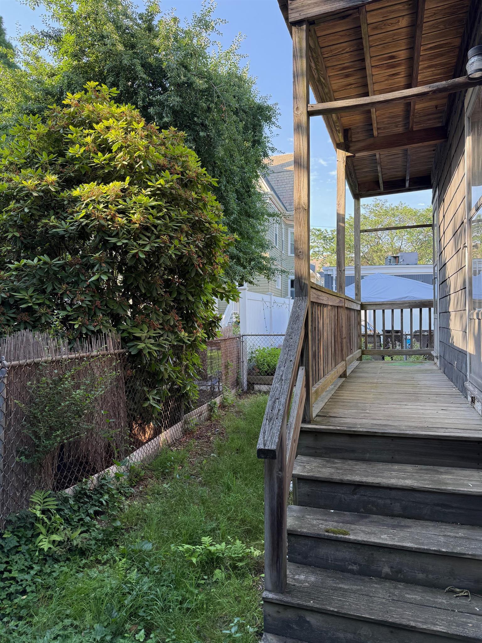 15 Corinthian Rd, Tufts