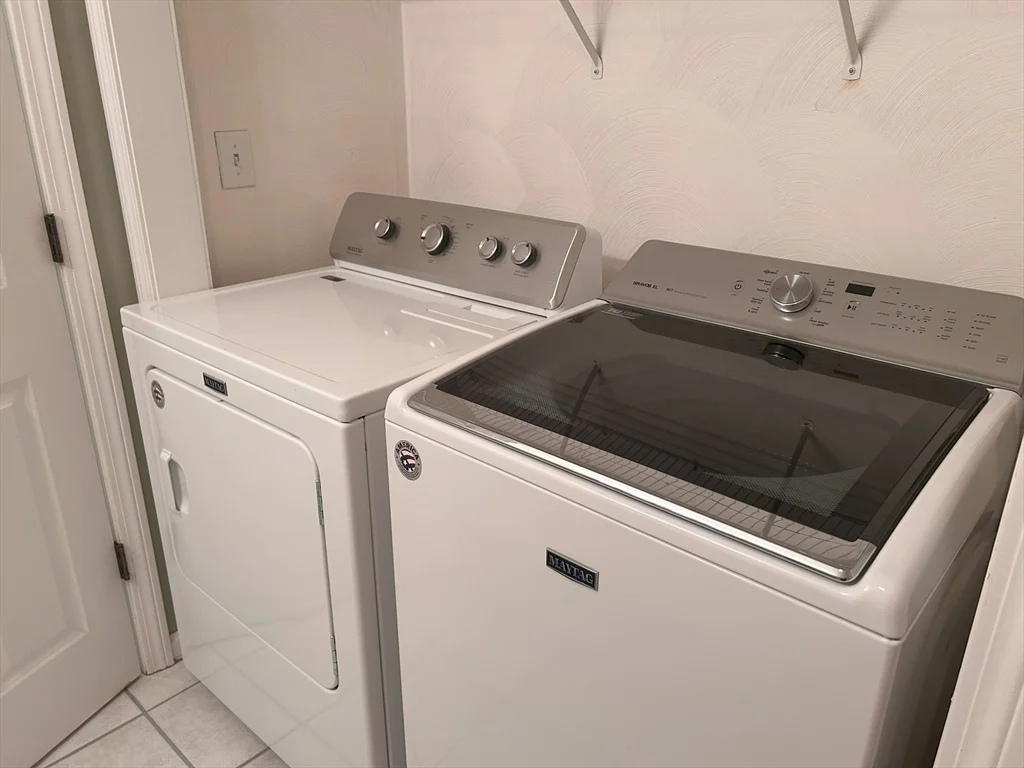 933 Varnum Ave, Lowell