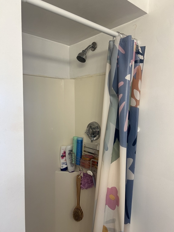 872 Massachusetts Ave, Riverside