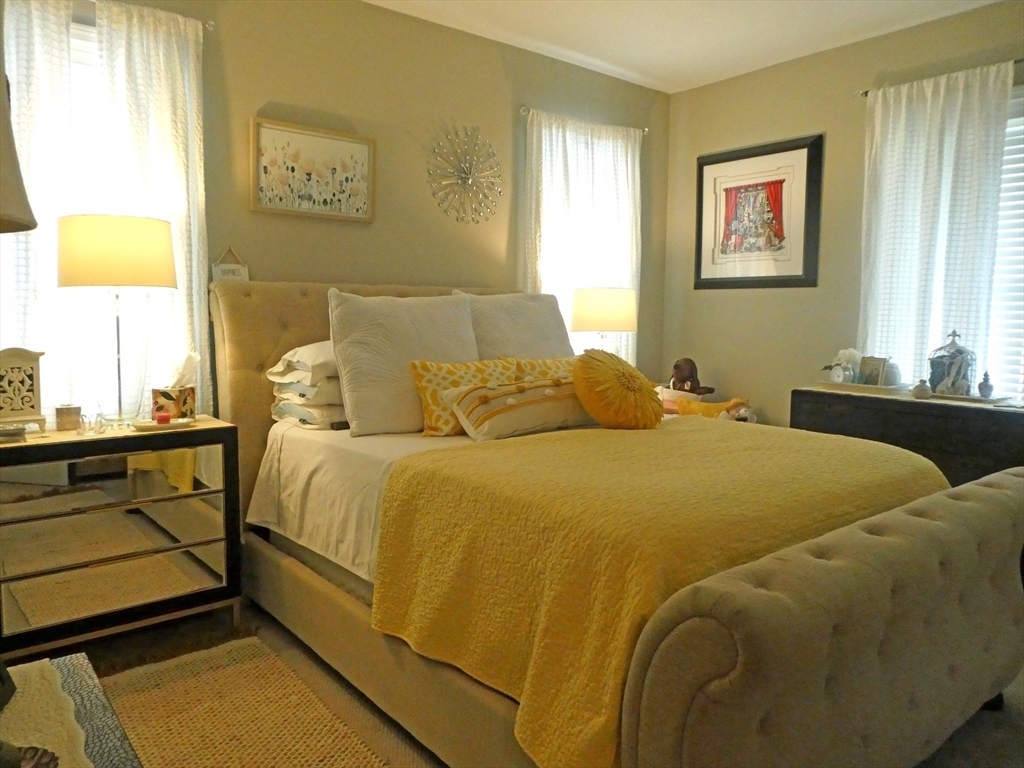 26 Daisy Ln, Plymouth