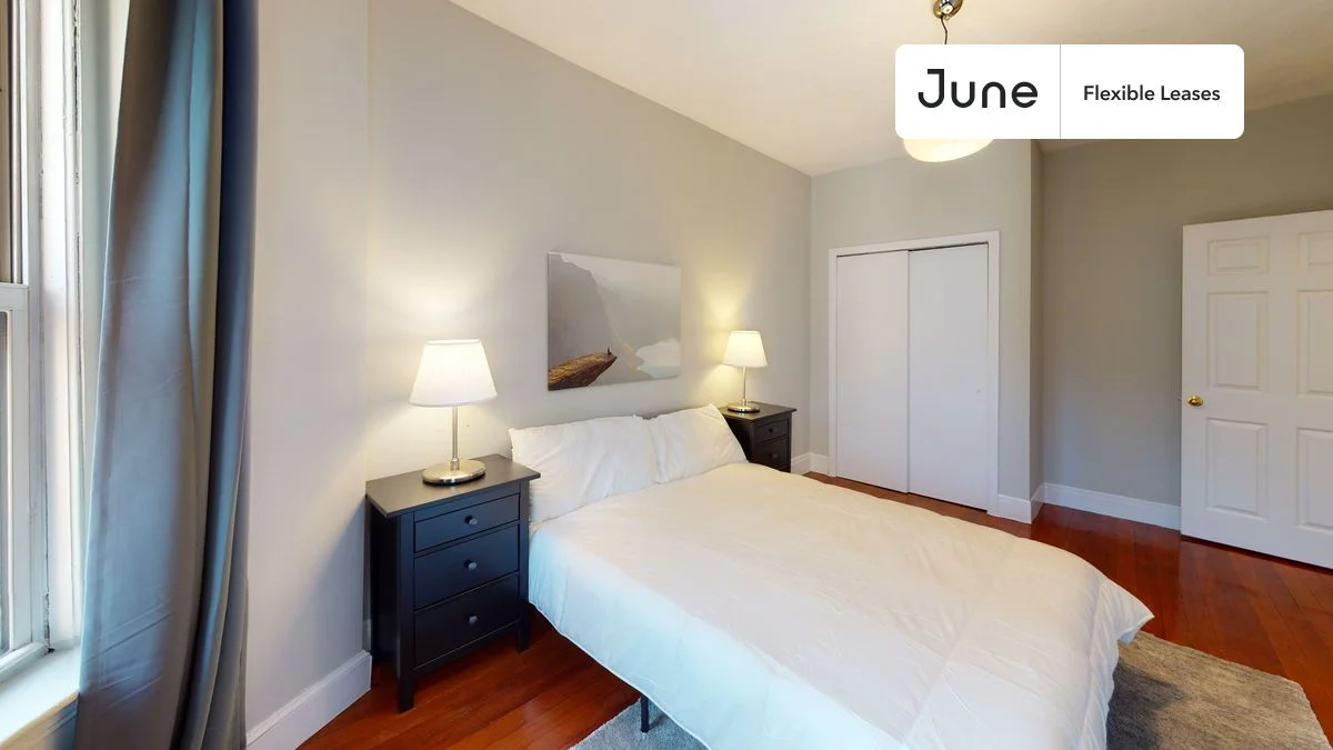 1905 Beacon St, Brookline