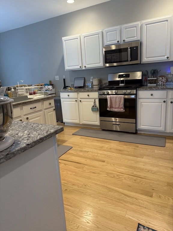 28 Ptarmigan Dr, Shrewsbury