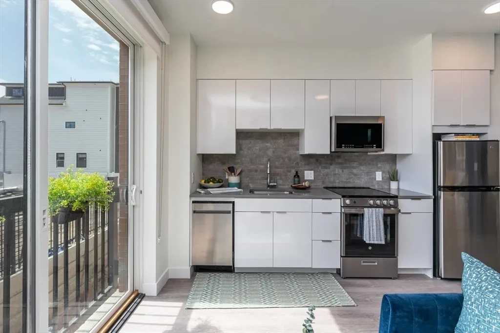 346 Somerville Ave, Union Square