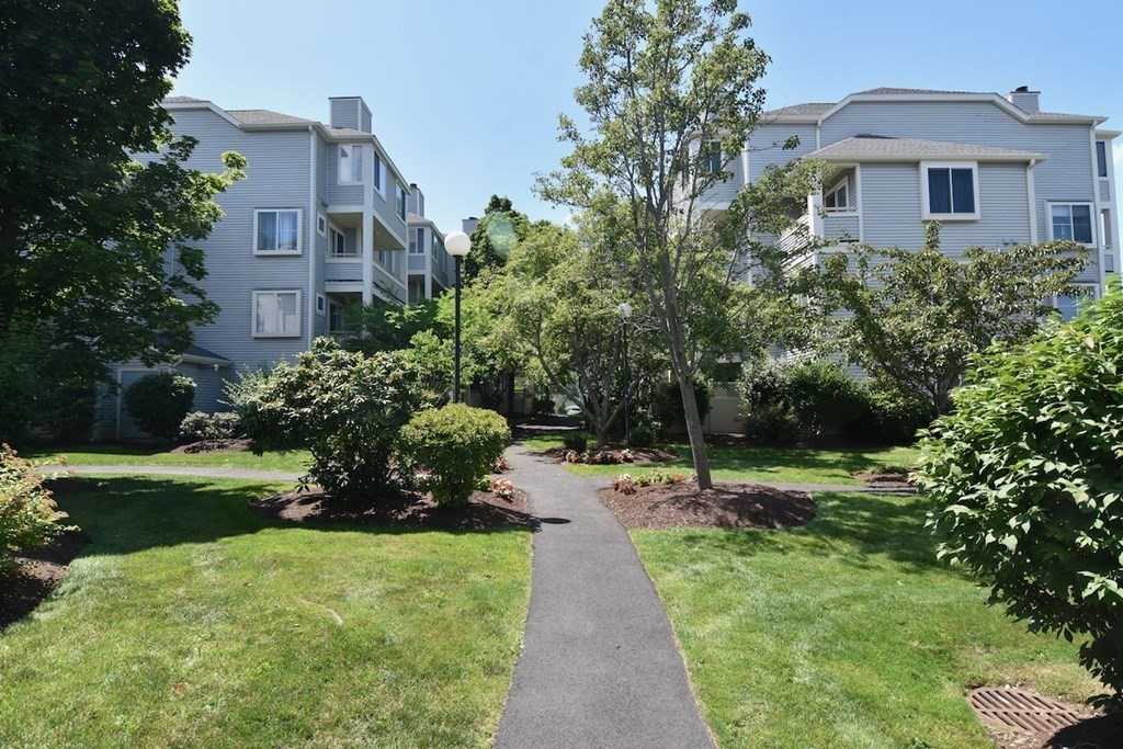 200 Falls Boulevard, Quincy