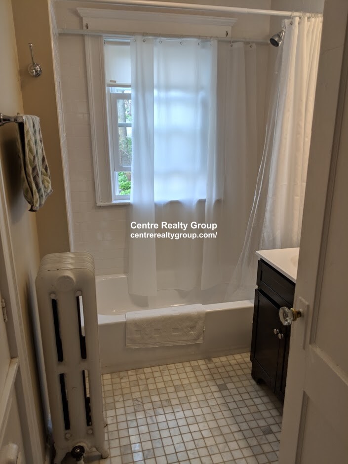 12 Westbourne Rd, Newton Centre