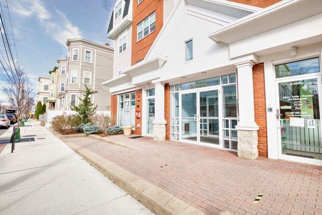 65 Beacon St, Somerville