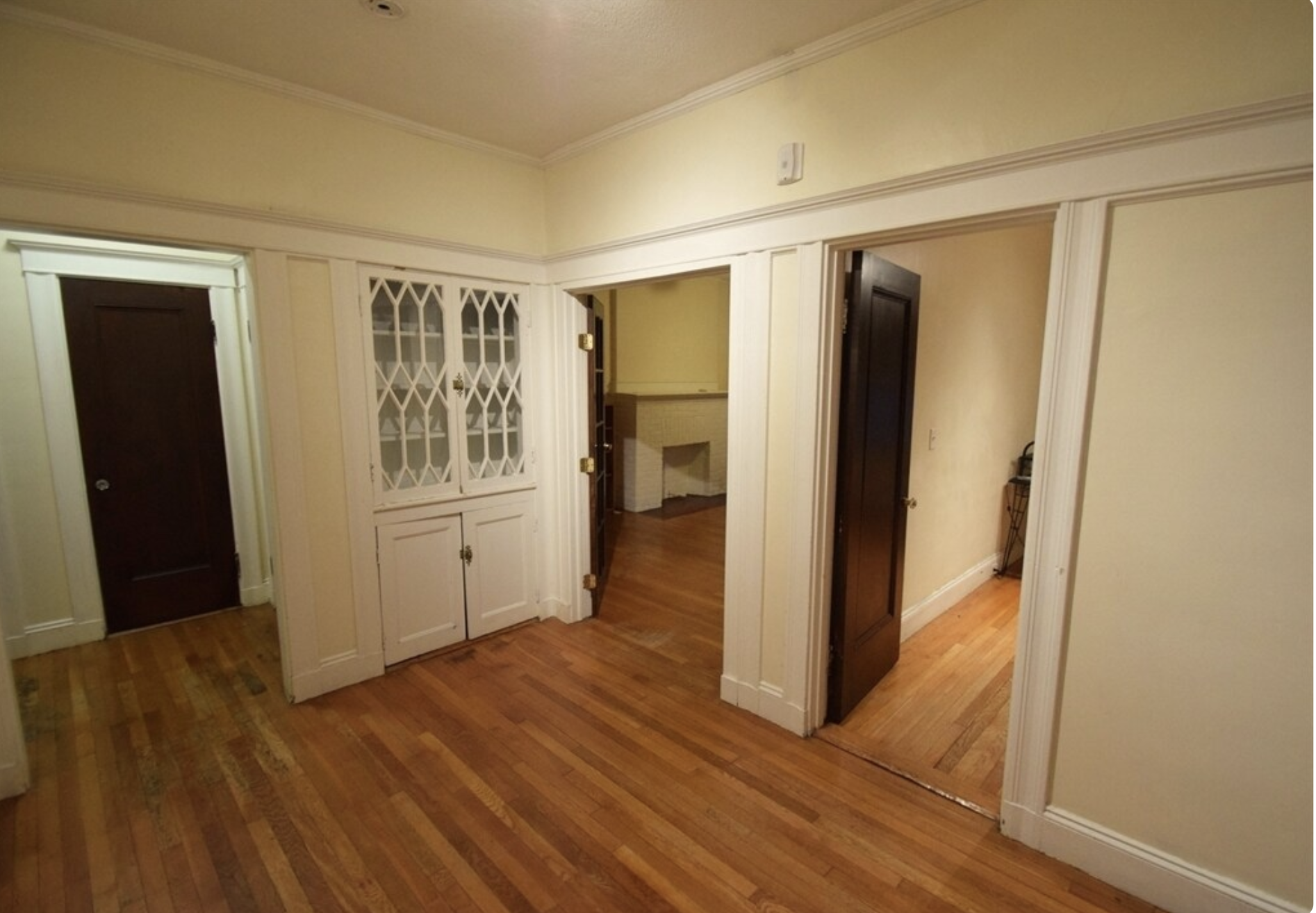 1251 Commonwealth, Brighton