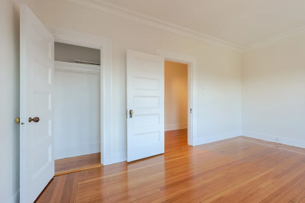 857 Beacon St, Fenway