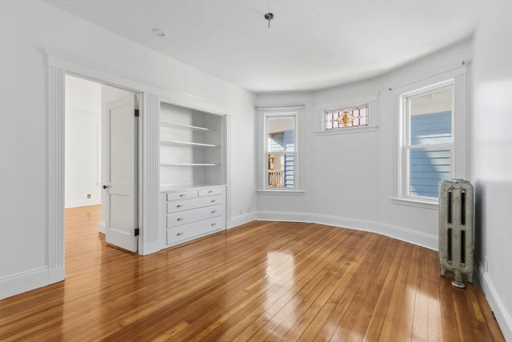 9 Sumner Sq, Dorchester