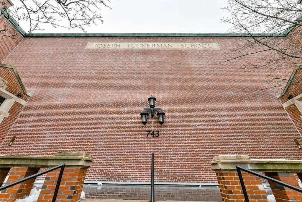 743 E 4th St, South Boston