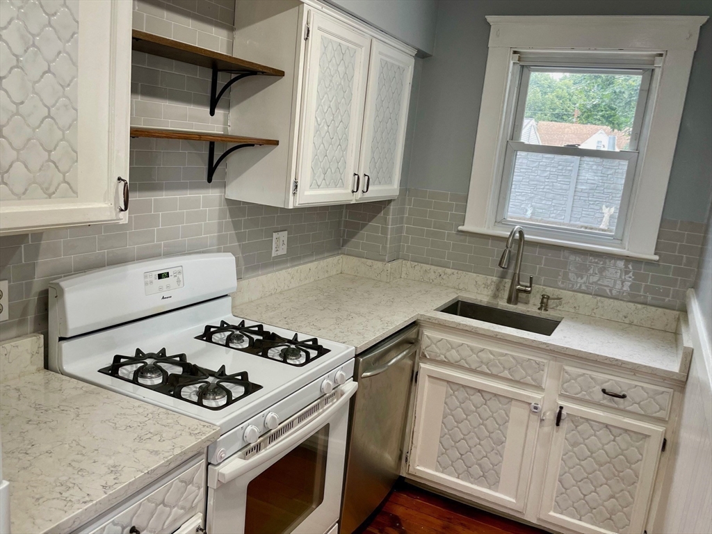 12 Wheatland, Salem