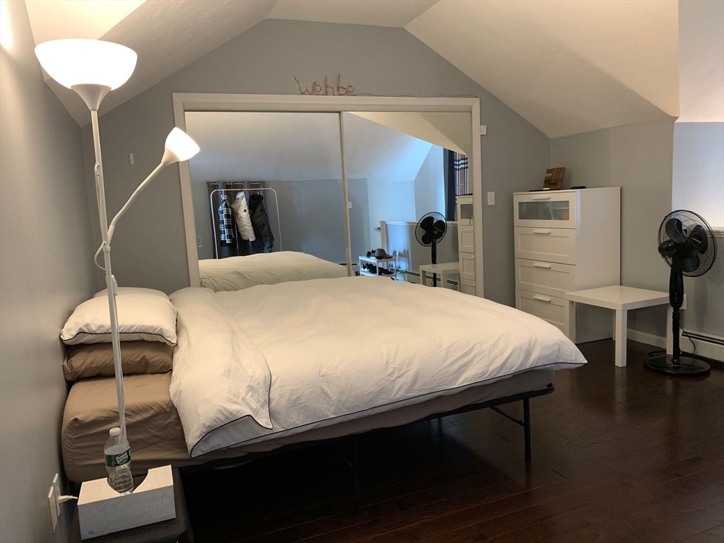 2 Saint Germain, Quincy