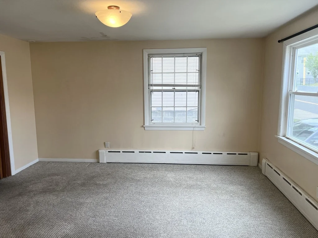 373 Winthrop St, Winthrop