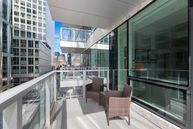 50 Liberty Dr, Seaport District