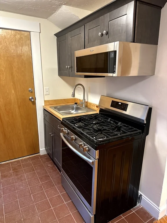 300 Main St, Southbridge