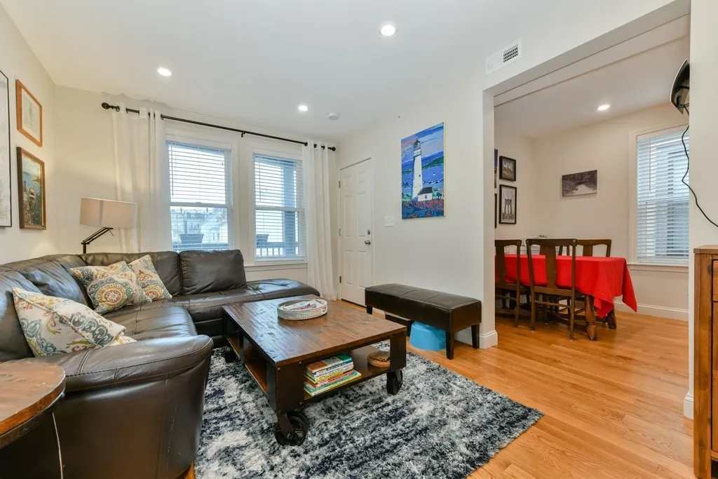 230 Saratoga St, East Boston