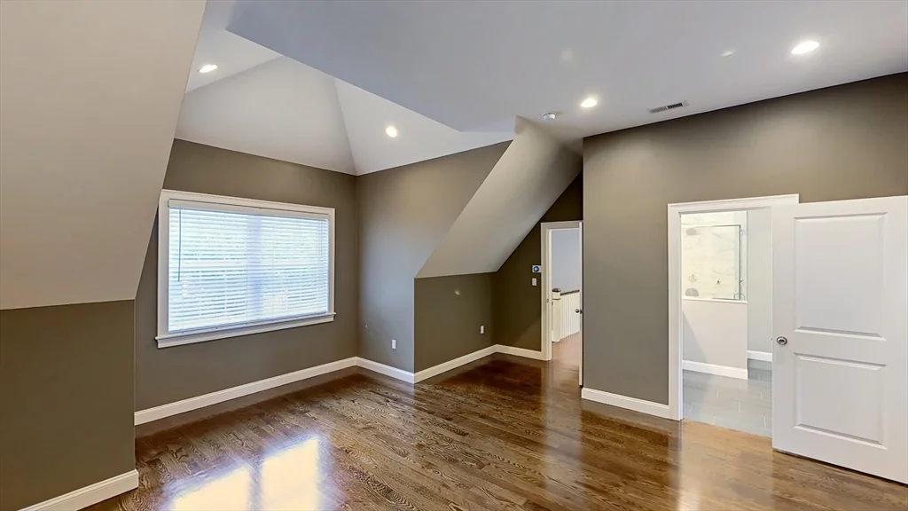 78 Nahanton Ave, Blue Hills