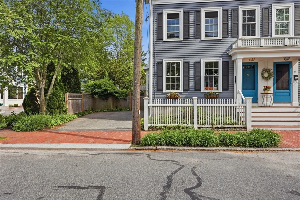 37 Marlboro St, Newburyport