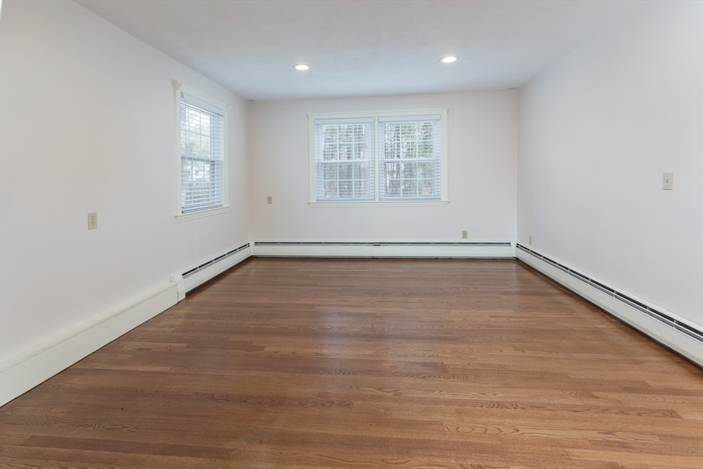 22 Bradford Rd, Weston