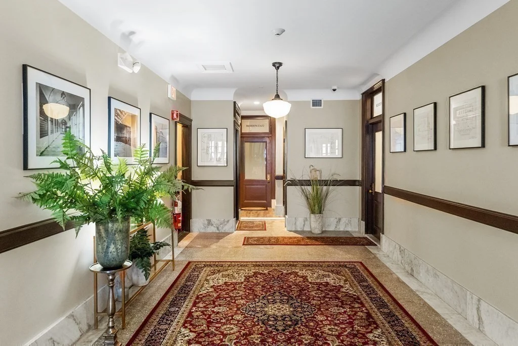 6 Main St Ext, Downtown