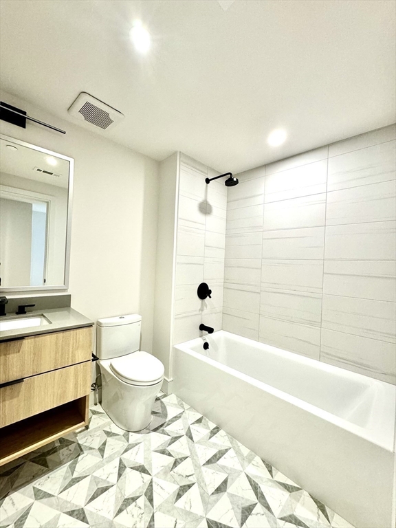 1 Nevins Hill Way, Brighton