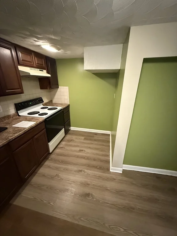 68 Elliot St, Brockton