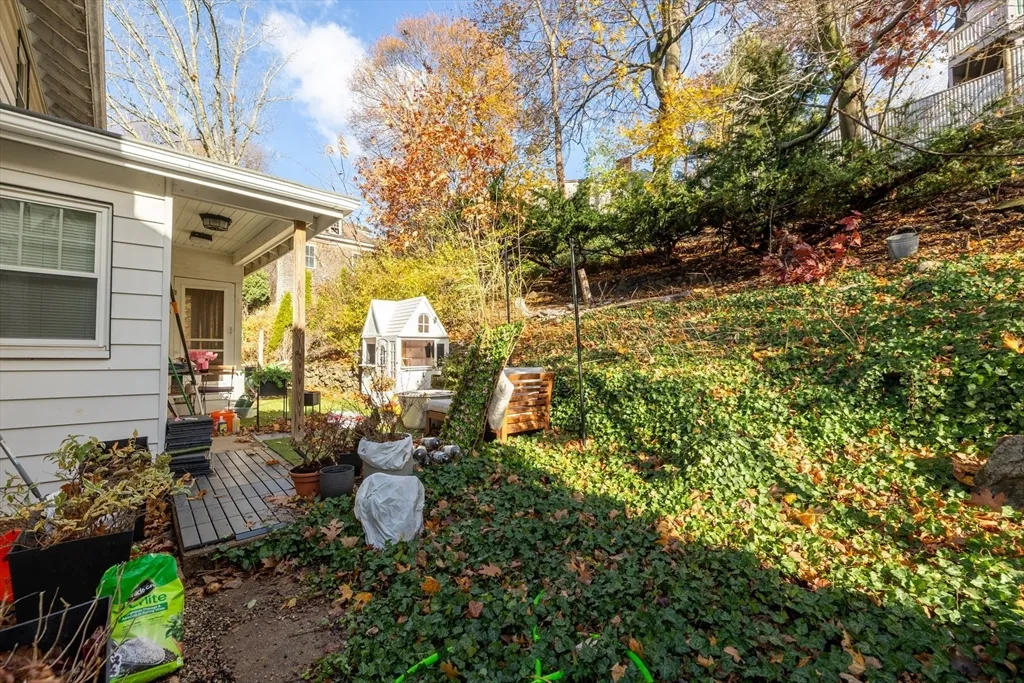 22 Potomac St, West Roxbury