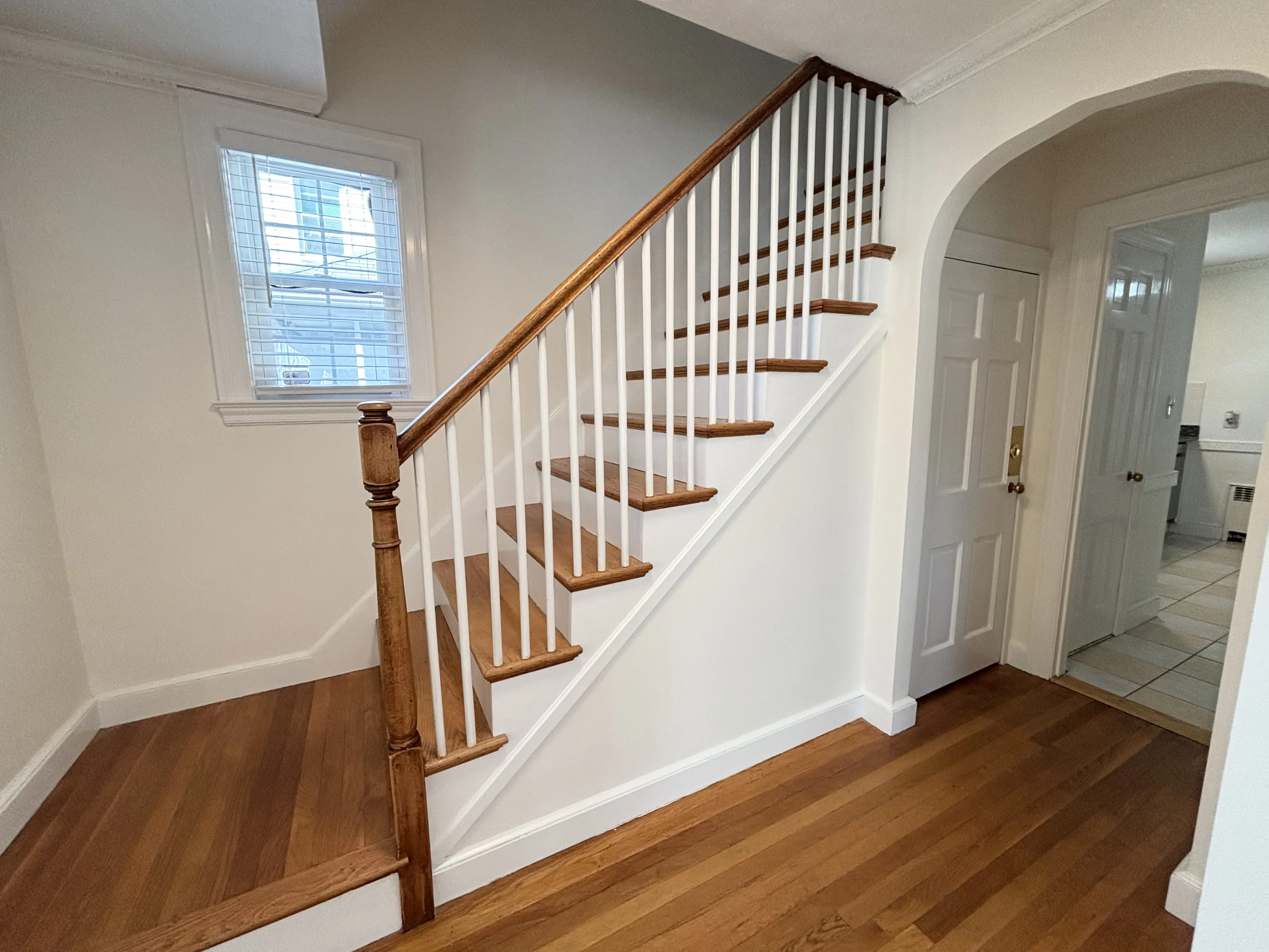 52 Hollywood Rd, West Roxbury