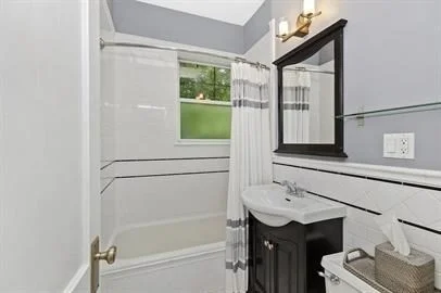 35 Mount Hood Rd, Brighton