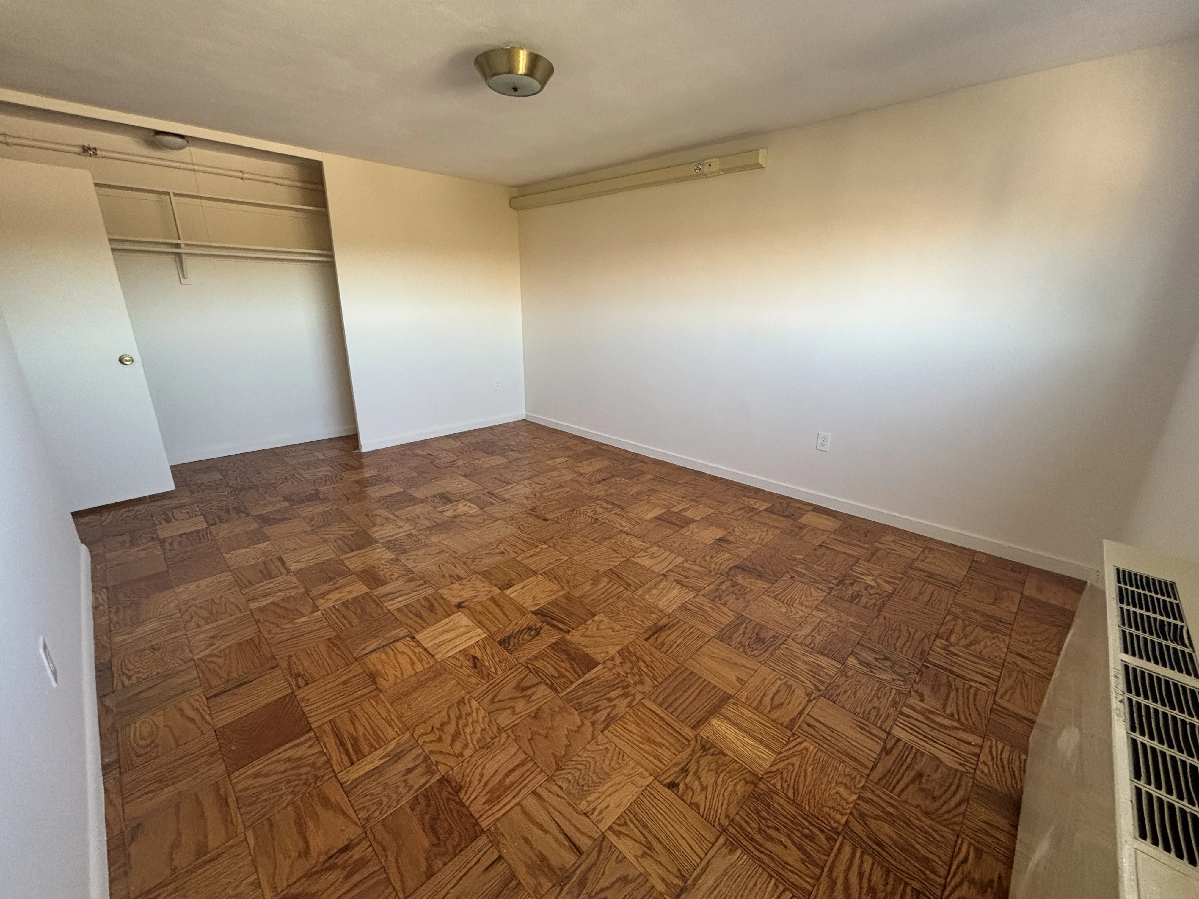 101 Monmouth St, Longwood