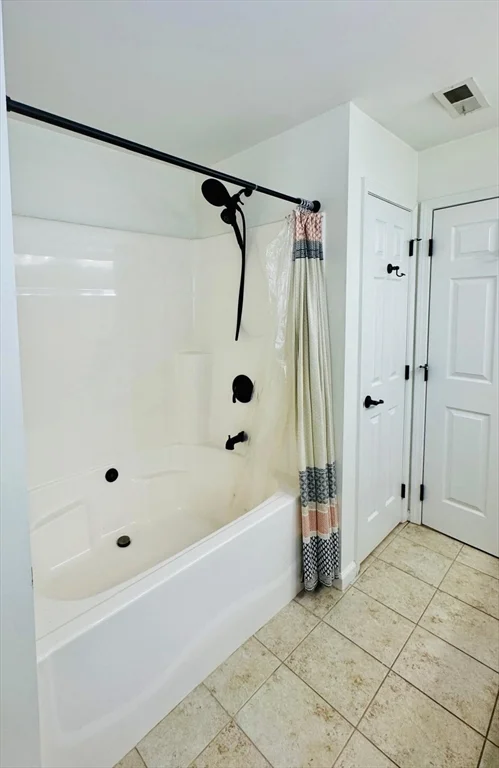 294 Hayden Rowe St, Hopkinton