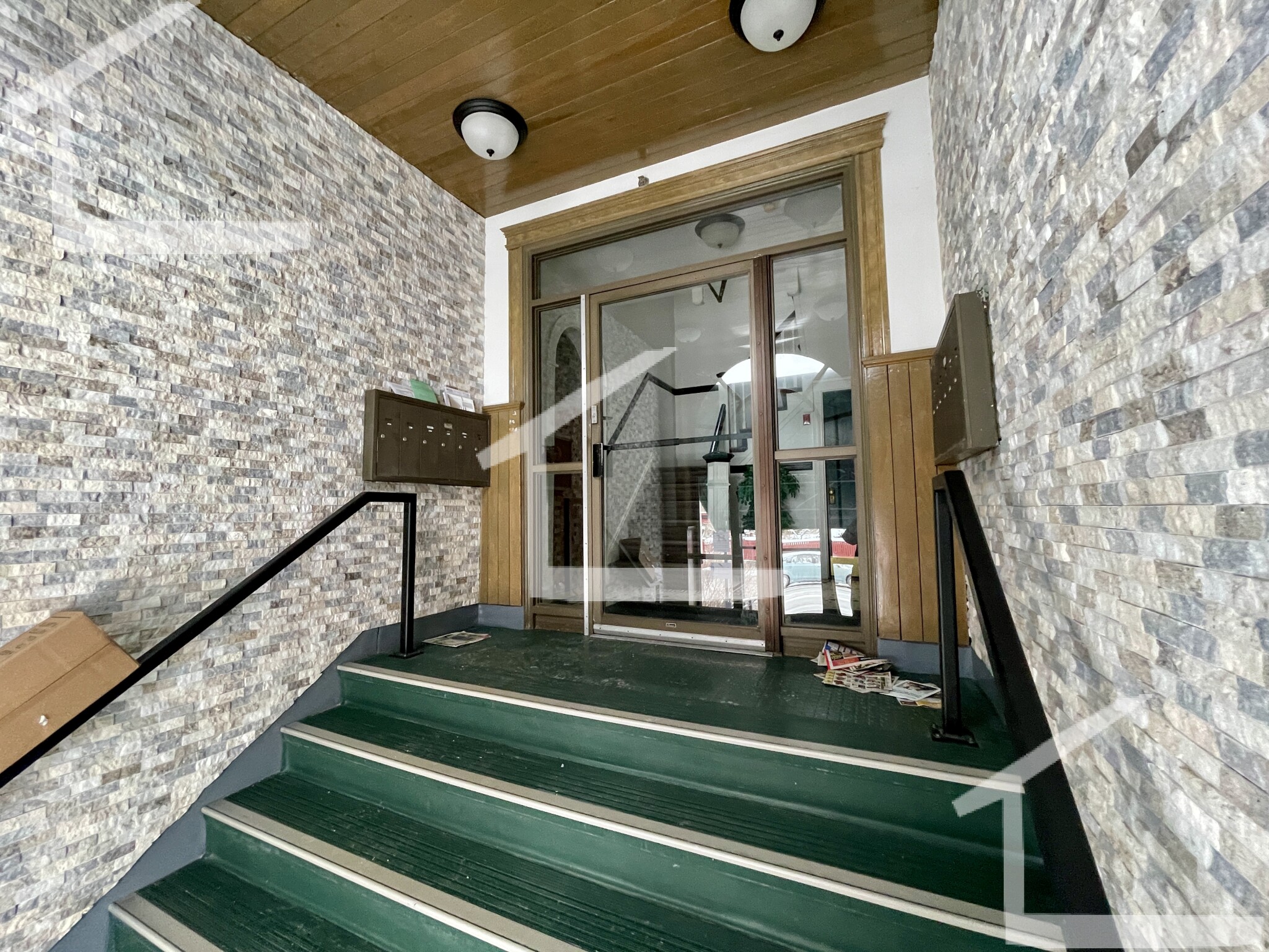 206 Chestnut Hill Ave, Brighton