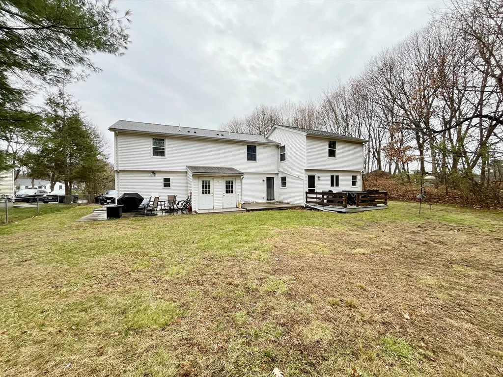 11 Jones Landing, Walpole