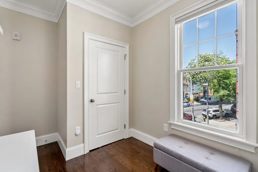 3 Monmouth St, East Boston