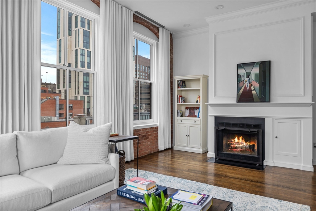 6 Edgerly Pl, Back Bay