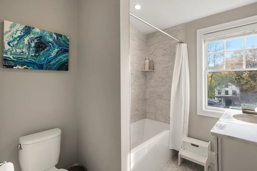 30 Park St, Fields Corner East