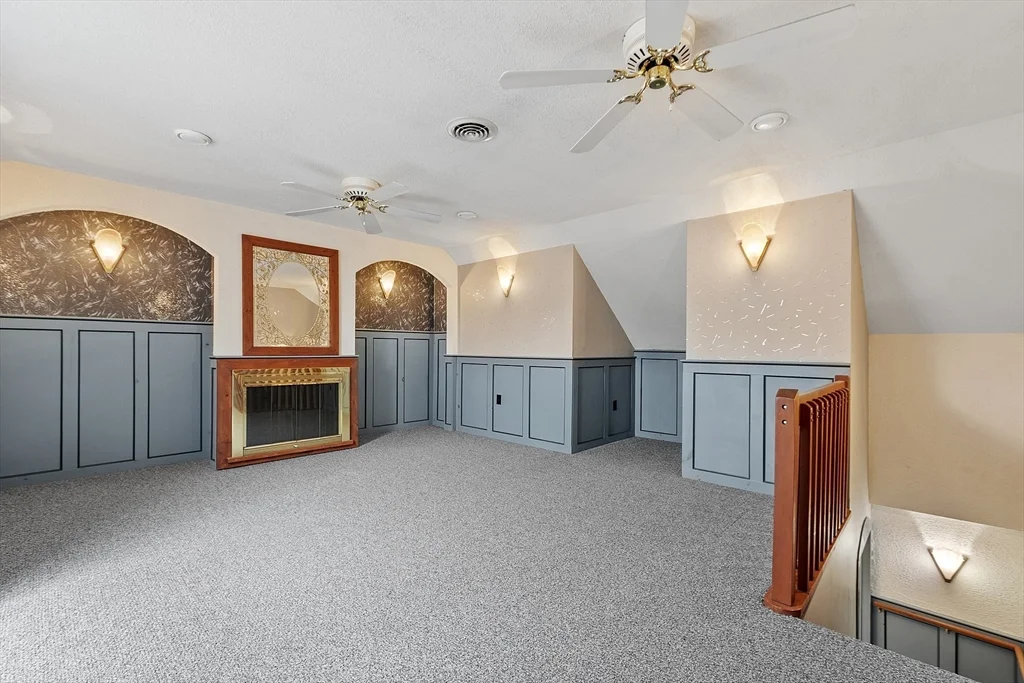 8 Deer Path, Maynard