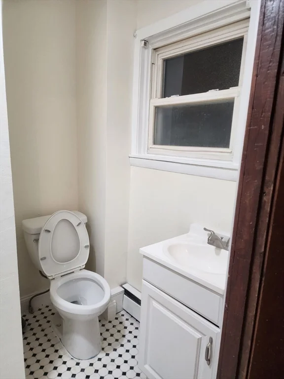 117 Thomas St, Fall River